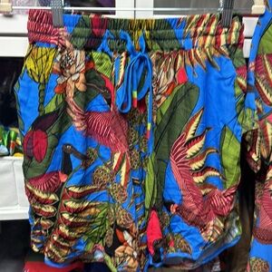 FARM Rio Tui Tui Shorts with Pockets in 100% Rayon very soft.